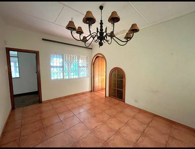 3 BEDROOM HOUSE FOR SALE IN FAIRVIEW
